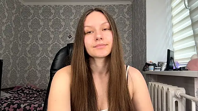 ShaylaChong online show from June 18, 2026, 7:40 am