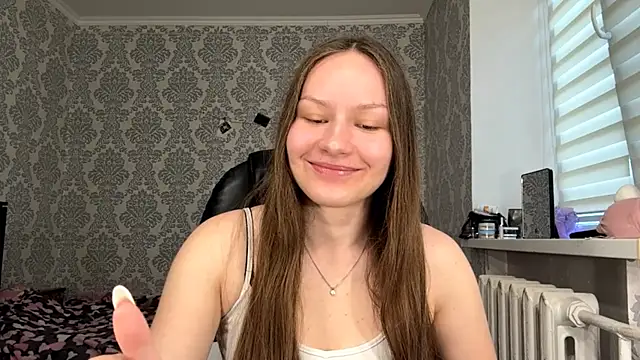ShaylaChong online show from June 14, 2026, 4:35 am