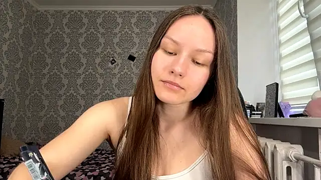 ShaylaChong online show from June 16, 2026, 6:13 am