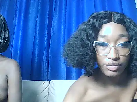 Snapshot of pinky_aura22 chatting on June 16, 2026, 10:04 am pinky aura22 online show from June 16, 2026, 10:04 am