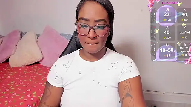 alison daniels  online show from February 26, 2025, 11:52 pm