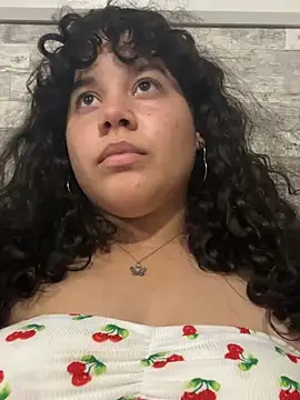 Snapshot of Gatita_3 chatting on June 10, 2026, 8:32 pm Gatita 3 online show from June 10, 2026, 8:32 pm