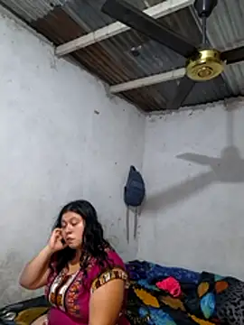 Snapshot of ParejaCurvy20 chatting on June 28, 2026, 12:28 am ParejaCurvy20 online show from June 28, 2026, 12:28 am