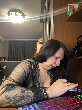EvaBeautyXxX online show from July 17, 2026, 10:40 pm