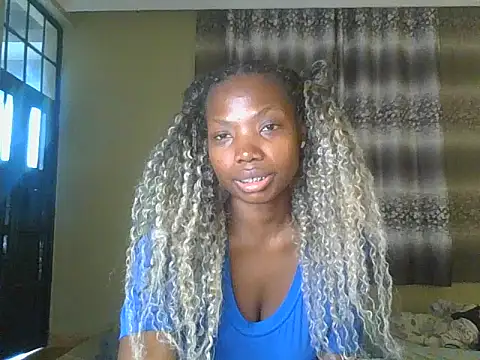 Snapshot of Mariana_150 chatting on July 4, 2026, 7:48 am Mariana 150 online show from July 4, 2026, 7:48 am