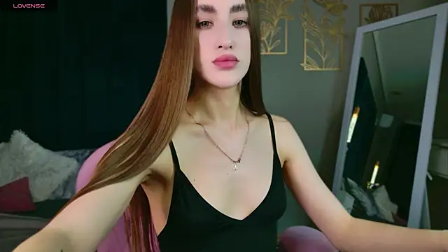 MadisonRen online show from July 5, 2026, 12:12 pm