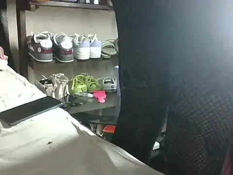 Raychele online show from May 18, 2026, 5:34 am