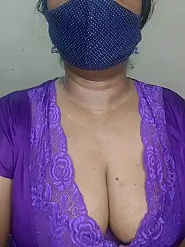 Snapshot of MISS-LOVEV chatting on July 19, 2026, 12:46 pm MISS-LOVEV online show from July 19, 2026, 12:46 pm