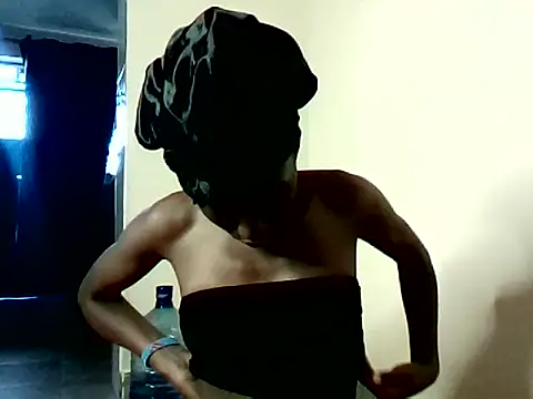 hornygirlzy online show from May 19, 2026, 10:11 am