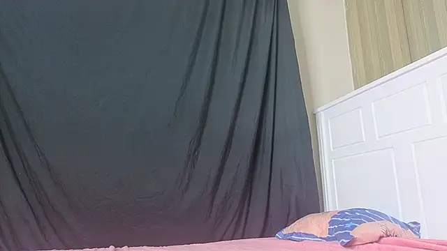 Caramel Milk Maid online show from May 22, 2026, 4:10 am