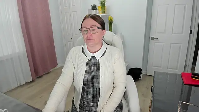 Snapshot of Vika73 chatting on February 6, 2025, 2:58 pm Vika73 online show from February 6, 2025, 2:58 pm