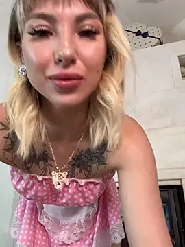 TeaseBabeXXX online show from June 14, 2026, 10:44 pm