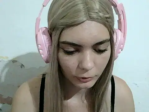 Snapshot of Angel_Ristoww chatting on May 22, 2026, 1:14 am Angel Ristoww online show from May 22, 2026, 1:14 am