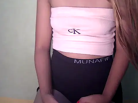 Snapshot of Anjela_Rose chatting on May 21, 2026, 2:47 pm Anjela Rose online show from May 21, 2026, 2:47 pm