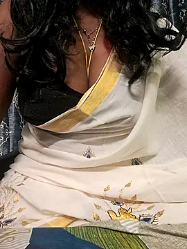 Tamil-ammukutty18 online show from July 12, 2026, 10:21 pm
