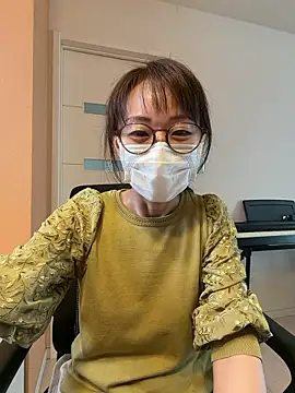 Kaede 00112 online show from June 1, 2026, 11:37 pm