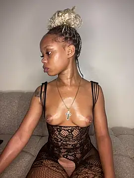Snapshot of sexyie_caramel chatting on July 31, 2026, 7:00 pm sexyie caramel online show from July 31, 2026, 7:00 pm