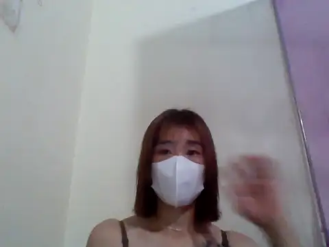 Lissaa18 online show from May 24, 2026, 2:28 pm