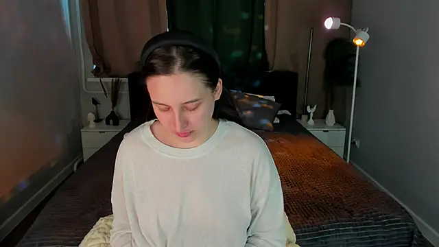 Elizabet Colllins online show from June 21, 2026, 1:11 am