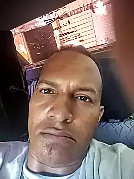 luis391986 online show from May 18, 2026, 6:34 pm
