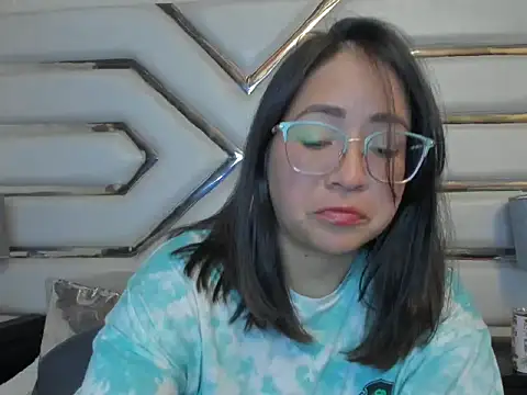 AlissBluumm online show from June 9, 2026, 7:26 pm
