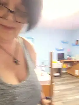 Snapshot of Diana_Diafan chatting on June 14, 2026, 10:27 am Diana Diafan online show from June 14, 2026, 10:27 am