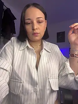 LilyNovaa online show from June 2, 2026, 12:21 am