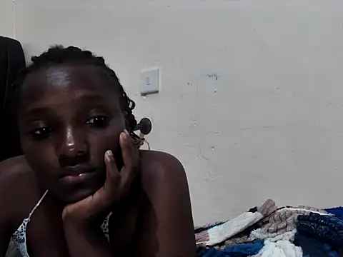 Snapshot of sexyleah25 chatting on June 17, 2026, 10:41 pm sexyleah25 online show from June 17, 2026, 10:41 pm