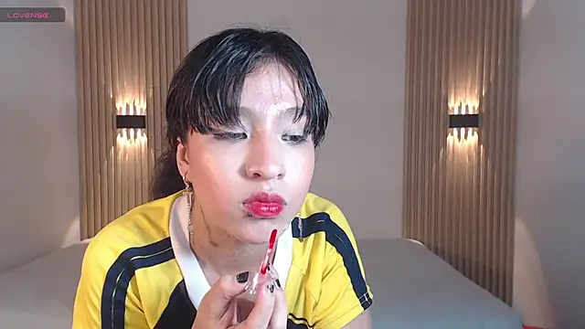 AmyPrice9 online show from June 27, 2026, 3:51 pm