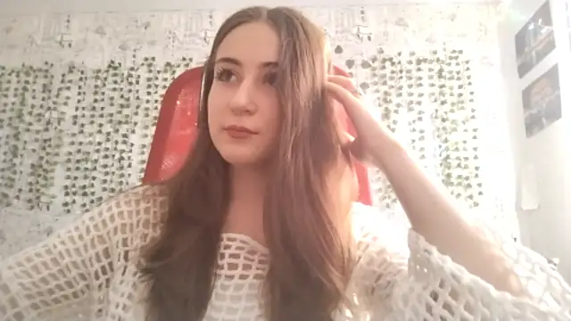 Snapshot of Pollykiss chatting on June 6, 2026, 12:32 pm Pollykiss online show from June 6, 2026, 12:32 pm