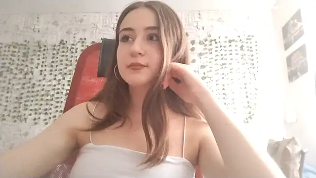 Snapshot of Pollykiss chatting on July 4, 2026, 10:43 am Pollykiss online show from July 4, 2026, 10:43 am