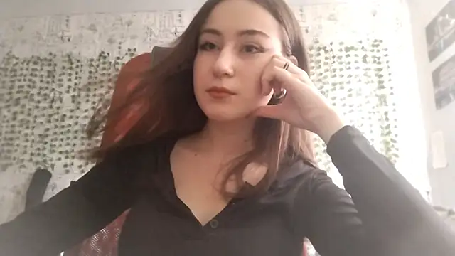 Snapshot of Pollykiss chatting on July 7, 2026, 9:13 am Pollykiss online show from July 7, 2026, 9:13 am