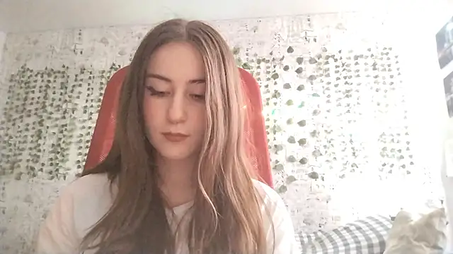 Snapshot of Pollykiss chatting on June 5, 2026, 1:17 pm Pollykiss online show from June 5, 2026, 1:17 pm