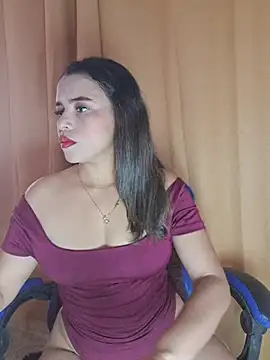 Snapshot of Estrella_em chatting on July 7, 2026, 1:36 pm Estrella em online show from July 7, 2026, 1:36 pm