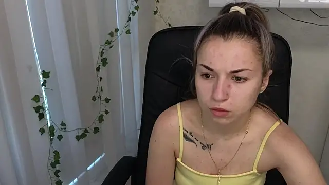 Ulyanixx online show from June 26, 2026, 4:18 am