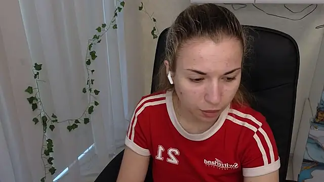 Ulyanixx online show from June 20, 2026, 4:06 am