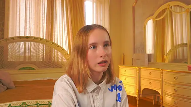 HelaineLube online show from June 9, 2026, 12:50 pm