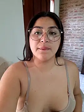 Snapshot of morena95_ chatting on June 6, 2026, 8:25 pm morena95 online show from June 6, 2026, 8:25 pm