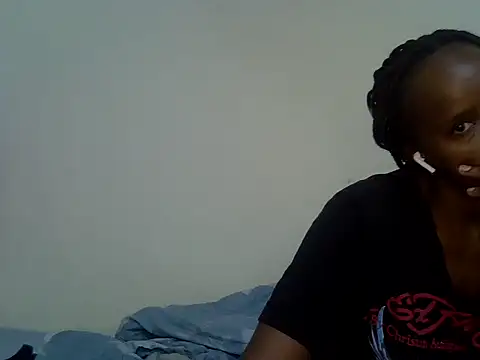 Snapshot of Ebonyluxe12 chatting on May 26, 2026, 10:57 am Ebonyluxe12 online show from May 26, 2026, 10:57 am