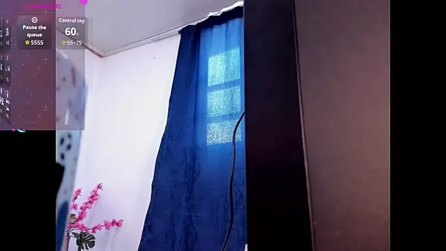 Nikkibounce online show from June 19, 2026, 3:51 pm