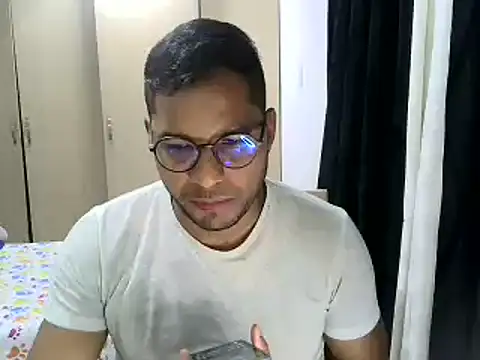 Snapshot of Bruno_vip chatting on July 3, 2026, 12:06 am Bruno vip online show from July 3, 2026, 12:06 am