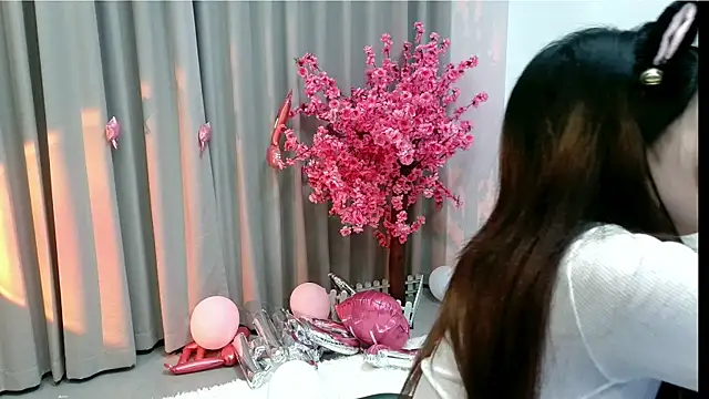 yan-0705 online show from June 8, 2026, 12:06 pm