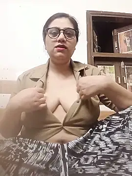 yourchahat27 online show from June 19, 2026, 10:58 pm