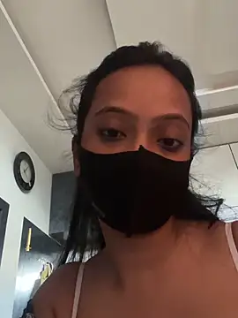 livia dolls online show from June 3, 2026, 10:38 am