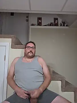 Snapshot of the_Milk_Man chatting on July 17, 2026, 9:28 am the Milk Man online show from July 17, 2026, 9:28 am