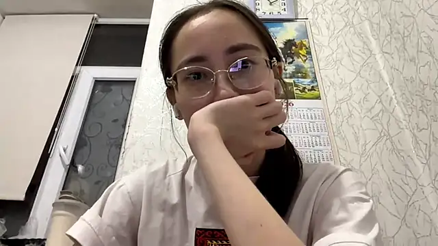 VickieTrudo online show from June 4, 2026, 8:57 pm