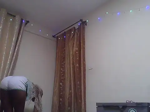 Cutezipora online show from July 5, 2026, 12:12 pm