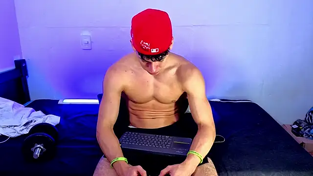 Luke Muscle online show from June 6, 2026, 2:06 am