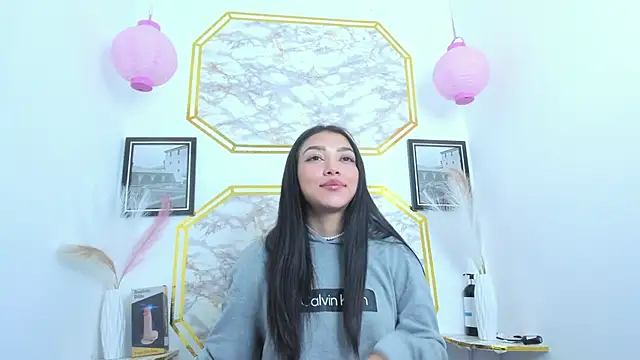 jaulyn 18   online show from July 4, 2026, 1:37 pm