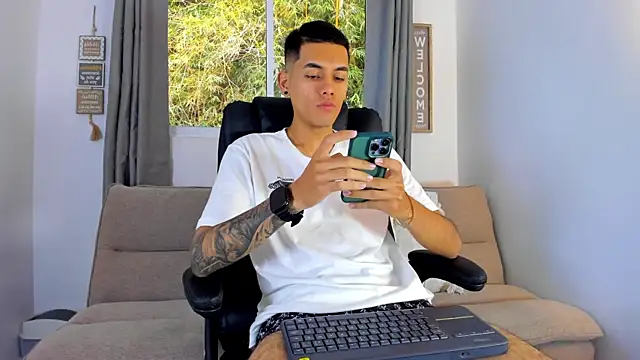 Snapshot of NickCopeer_ chatting on July 13, 2026, 12:59 pm NickCopeer online show from July 13, 2026, 12:59 pm